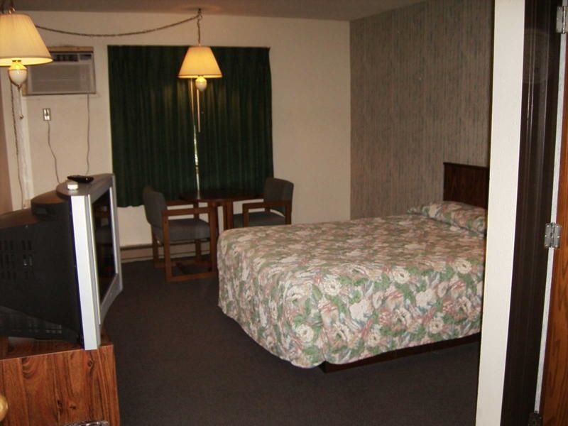 Rum River Motel Princeton Room photo